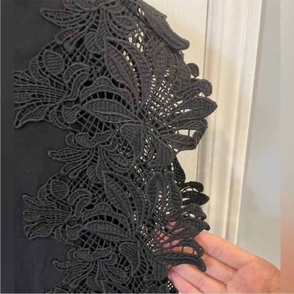 Ella Black Side Lace Crewneck Top - Picture 10 of 11